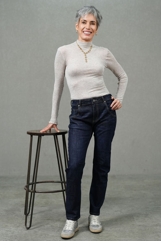 Jean bleu foncé coupe slim en denim rigide