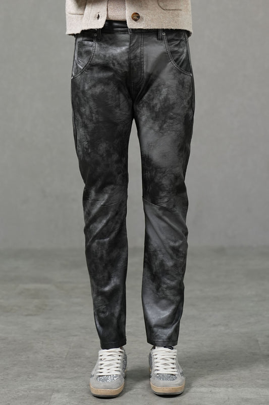 Schwarze, beschichtete Slim-Fit-Jeans mit hohem Stretchanteil